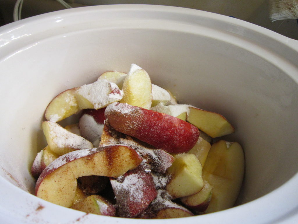 Slow cooking apples