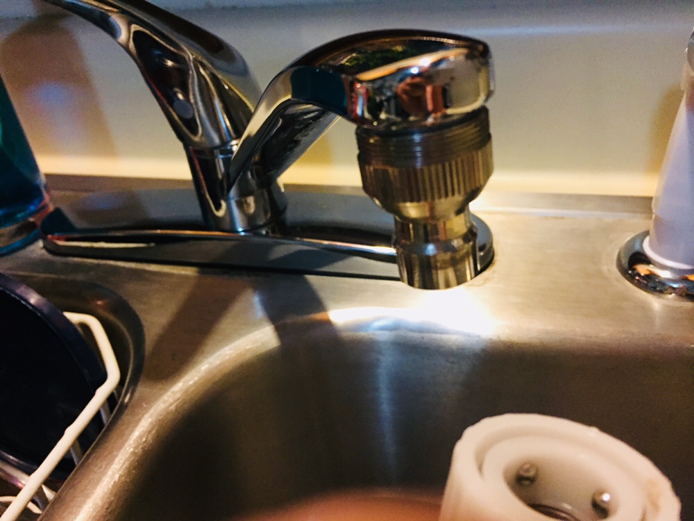 Countertop dishwasher connector