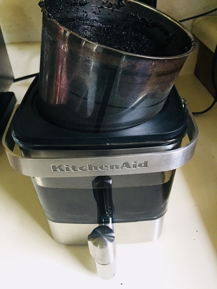 Kitchenaid Cold Brew Coffee Maker draining to one side
