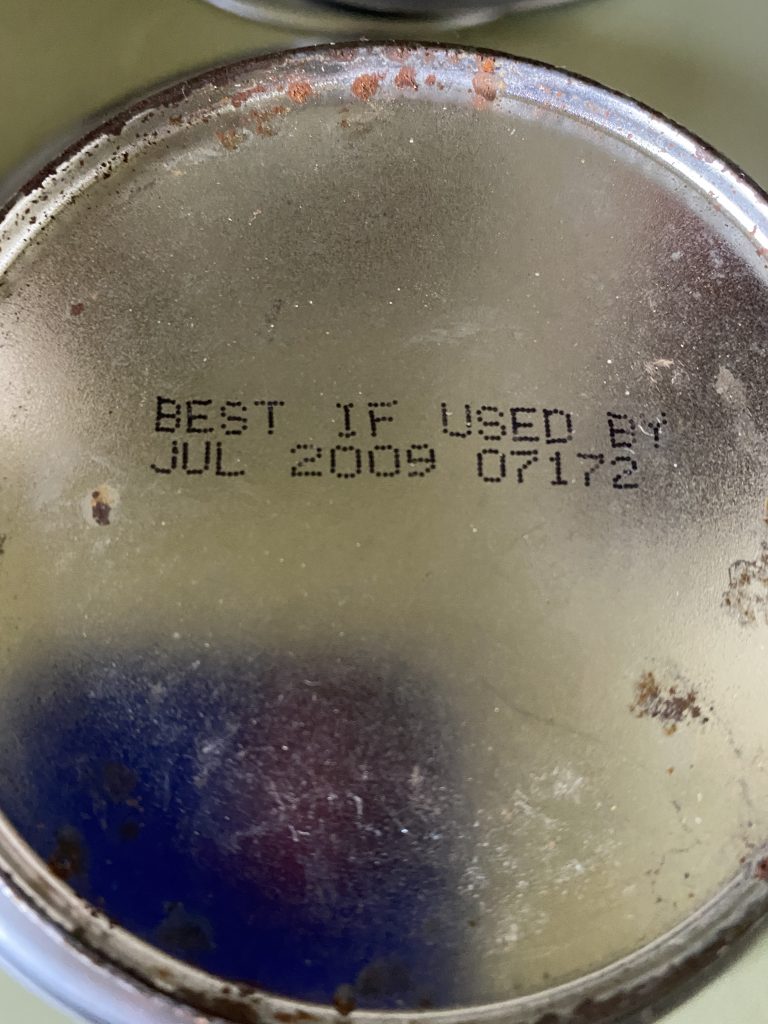 Bottom of cornstarch can with 2009 date