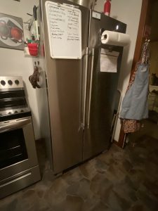 Refrigerator with closed doors