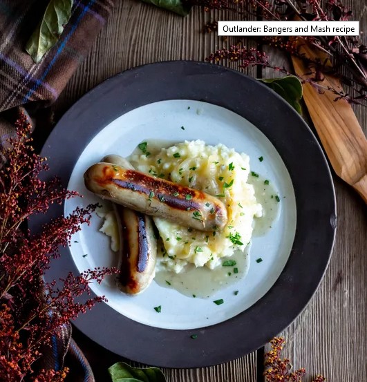 Plate with sausage and mashed potatoes, known as "bangers & mash